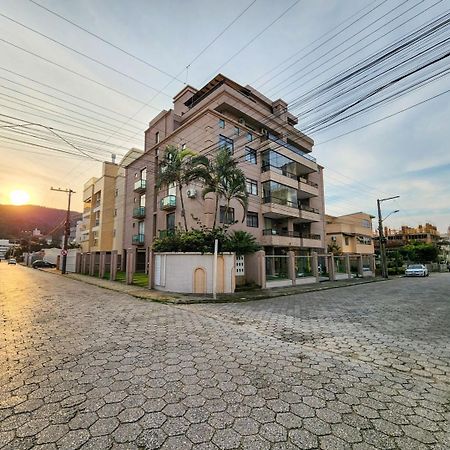 Apto El Shadday 301 Cento E Cinquenta Metros Do Mar Бомбиняс Екстериор снимка